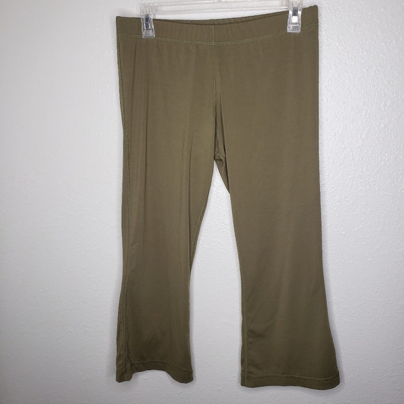 Lululemon 10 olive green crops w slit - Picture 2 of 8